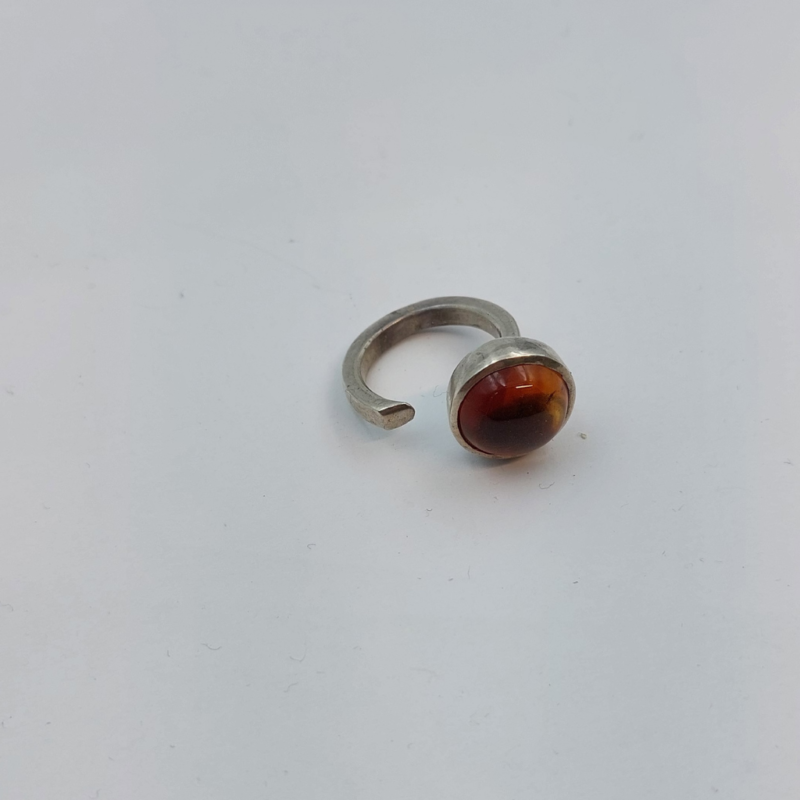 Anello con topazio citrino