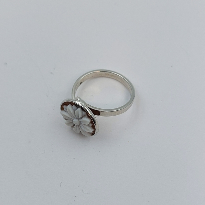 Anello con fiore