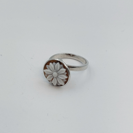 Anello con fiore